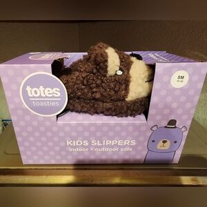 Kids totes toasties slippers